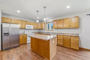 406 Keno Cir, Horicon, WI 53032 - Photo 6