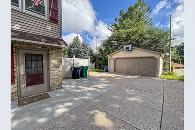 W164N8586  Hiawatha Ave, Menomonee Falls, WI 53051 - Photo 34