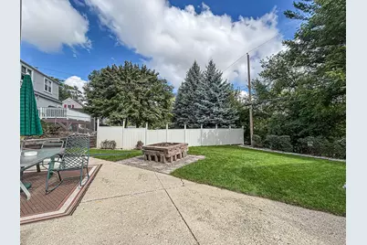 W164N8586  Hiawatha Ave, Menomonee Falls, WI 53051 - Photo 30