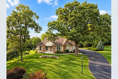 211  Kummrow Ct, Wales, WI 53183 - Photo 2