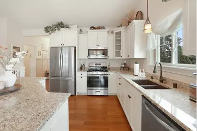 731  Keystone Dr, Waukesha, WI 53189 - Photo 8