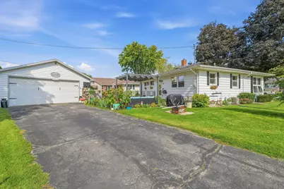 235  Marguerite Ct, Mayville, WI 53050 - Photo 4