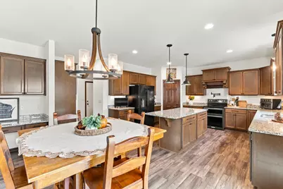 W275N342  Arrowhead Trl, Pewaukee, WI 53188 - Photo 14