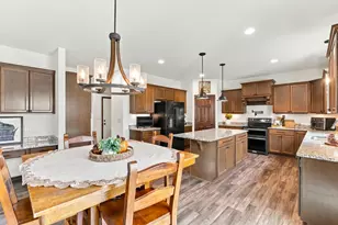 W275N342 Arrowhead Trail, Pewaukee, WI 53188 - Photo 14