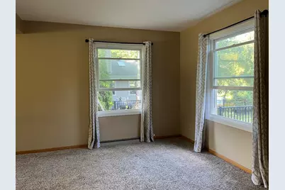 725 S Silverbrook Dr, West Bend, WI 53095 - Photo 10