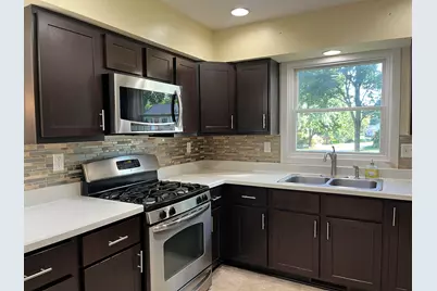 725 S Silverbrook Dr, West Bend, WI 53095 - Photo 6