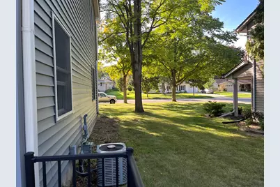 725 S Silverbrook Dr, West Bend, WI 53095 - Photo 26