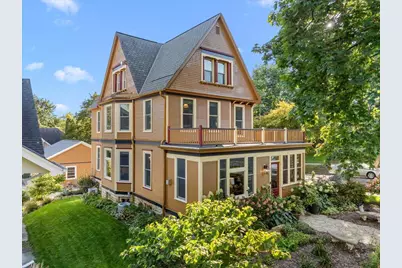 833  Walnut St, West Bend, WI 53095 - Photo 4