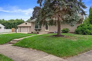 6536 W Burdick Ave, Milwaukee, WI 53219 - Photo 26