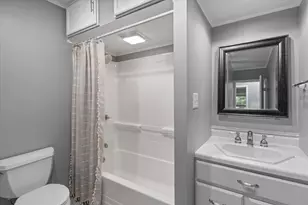 6536 W Burdick Ave, Milwaukee, WI 53219 - Photo 18