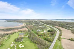 W4542 Lakeview Glen Dr, Geneva, WI 53147 - Photo 14
