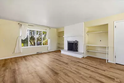 11145 N Riverland Ct, Mequon, WI 53092 - Photo 12