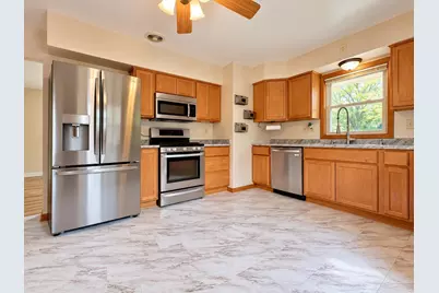 8401 S 36th St, Franklin, WI 53132 - Photo 4