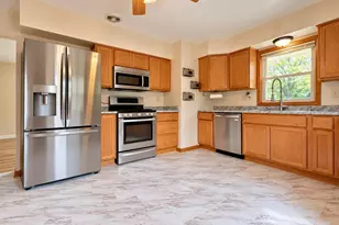 8401 S 36th St, Franklin, WI 53132 - Photo 4