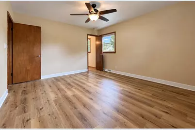 8401 S 36th St, Franklin, WI 53132 - Photo 24