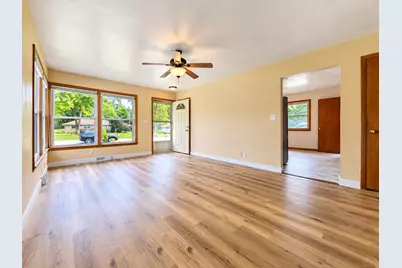 8401 S 36th St, Franklin, WI 53132 - Photo 8