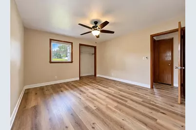 8401 S 36th St, Franklin, WI 53132 - Photo 22