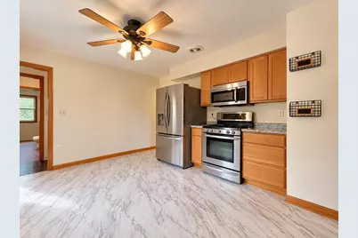 8401 S 36th St, Franklin, WI 53132 - Photo 6