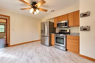 8401 S 36th St, Franklin, WI 53132 - Photo 6