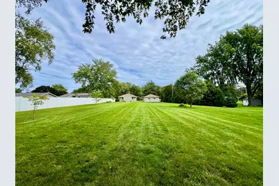 8401 S 36th St, Franklin, WI 53132 - Photo 2