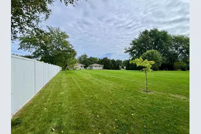 8401 S 36th St, Franklin, WI 53132 - Photo 36