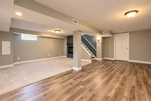 8401 S 36th St, Franklin, WI 53132 - Photo 28