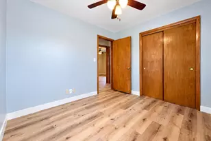 8401 S 36th St, Franklin, WI 53132 - Photo 16