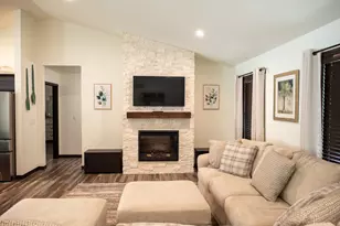 2332 Hanson Pl, Sparta, WI 54656 - Photo 8