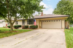 304 Park Ave, Eagle, WI 53119 - Photo 1