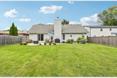 5809  83rd St, Kenosha, WI 53142 - Photo 2