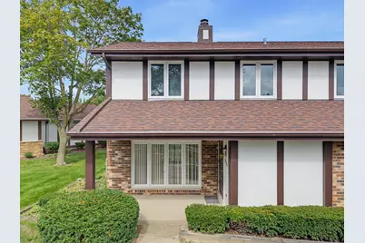 5309  Somerset Ln, Greenfield, WI 53221 - Photo 2