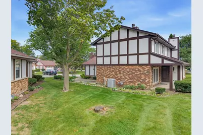 5309  Somerset Ln, Greenfield, WI 53221 - Photo 40