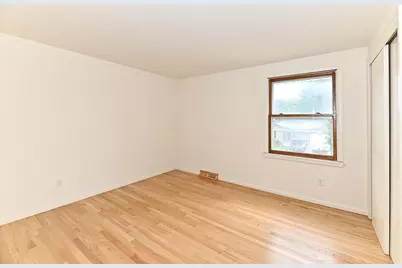 4930  Saxony Ln, Greendale, WI 53129 - Photo 46