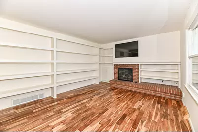 4930  Saxony Ln, Greendale, WI 53129 - Photo 28