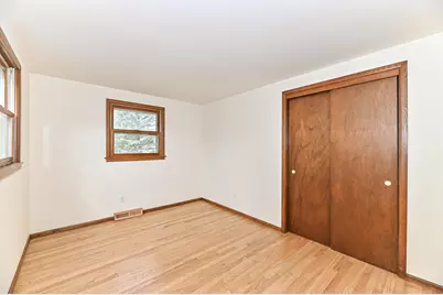 4930  Saxony Ln, Greendale, WI 53129 - Photo 52