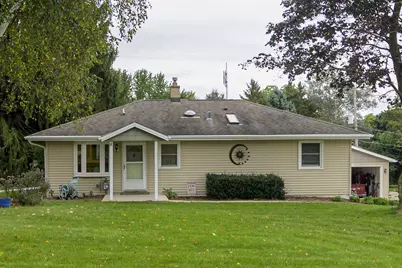 W262S3250  Ridge Rd, Waukesha, WI 53189 - Photo 1