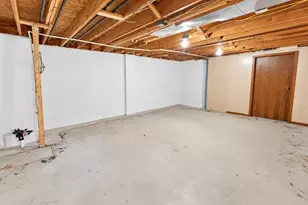 101 E Sutton Pl, Waukesha, WI 53188 - Photo 36