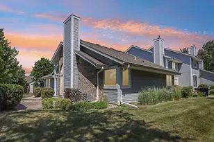 101 E Sutton Pl, Waukesha, WI 53188 - Photo 4