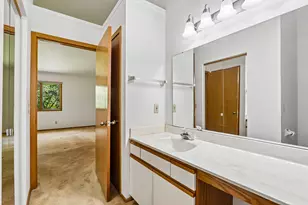 101 E Sutton Pl, Waukesha, WI 53188 - Photo 26