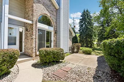 101 E Sutton Pl #A, Waukesha, WI 53188 - Photo 6