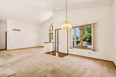 101 E Sutton Pl #A, Waukesha, WI 53188 - Photo 14