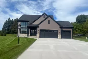 W251N2459 Valleyview Cir, Pewaukee, WI 53072 - Photo 1