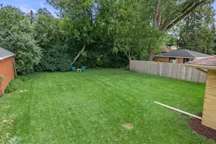 10541 W Woodward Ave, Wauwatosa, WI 53222 - Photo 24