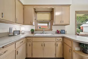 10541 W Woodward Ave, Wauwatosa, WI 53222 - Photo 10