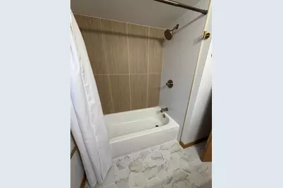 2170 S 80th St, West Allis, WI 53219 - Photo 14