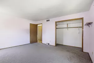 1336 S 92nd St, West Allis, WI 53214 - Photo 20