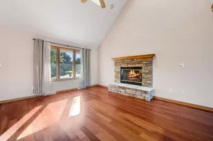 1142 Mulberry Ln, Racine, WI 53182 - Photo 6