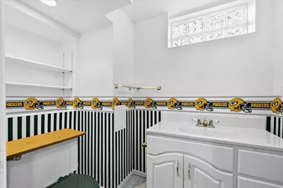 2453 N 66th St, Wauwatosa, WI 53213 - Photo 32