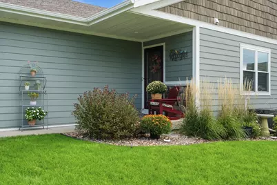 477  Coronado Cir, Onalaska, WI 54650 - Photo 4