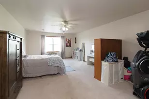724 Wood River Ct, West Bend, WI 53095 - Photo 18